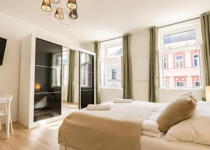Spacious 2br - Affordable Long-stay Option