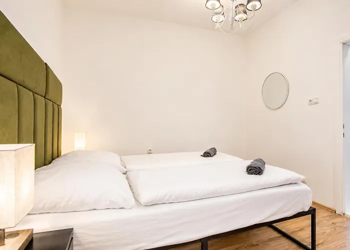 Spacious 2br - Affordable Long-stay Option *