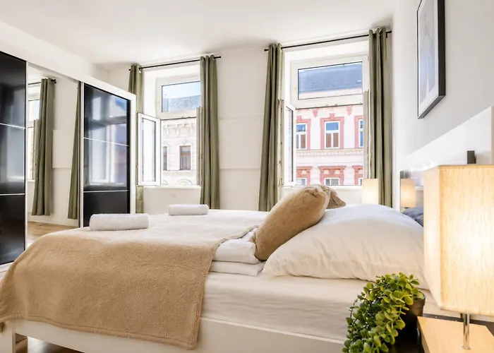 Spacious 2br - Affordable Long-stay Option *